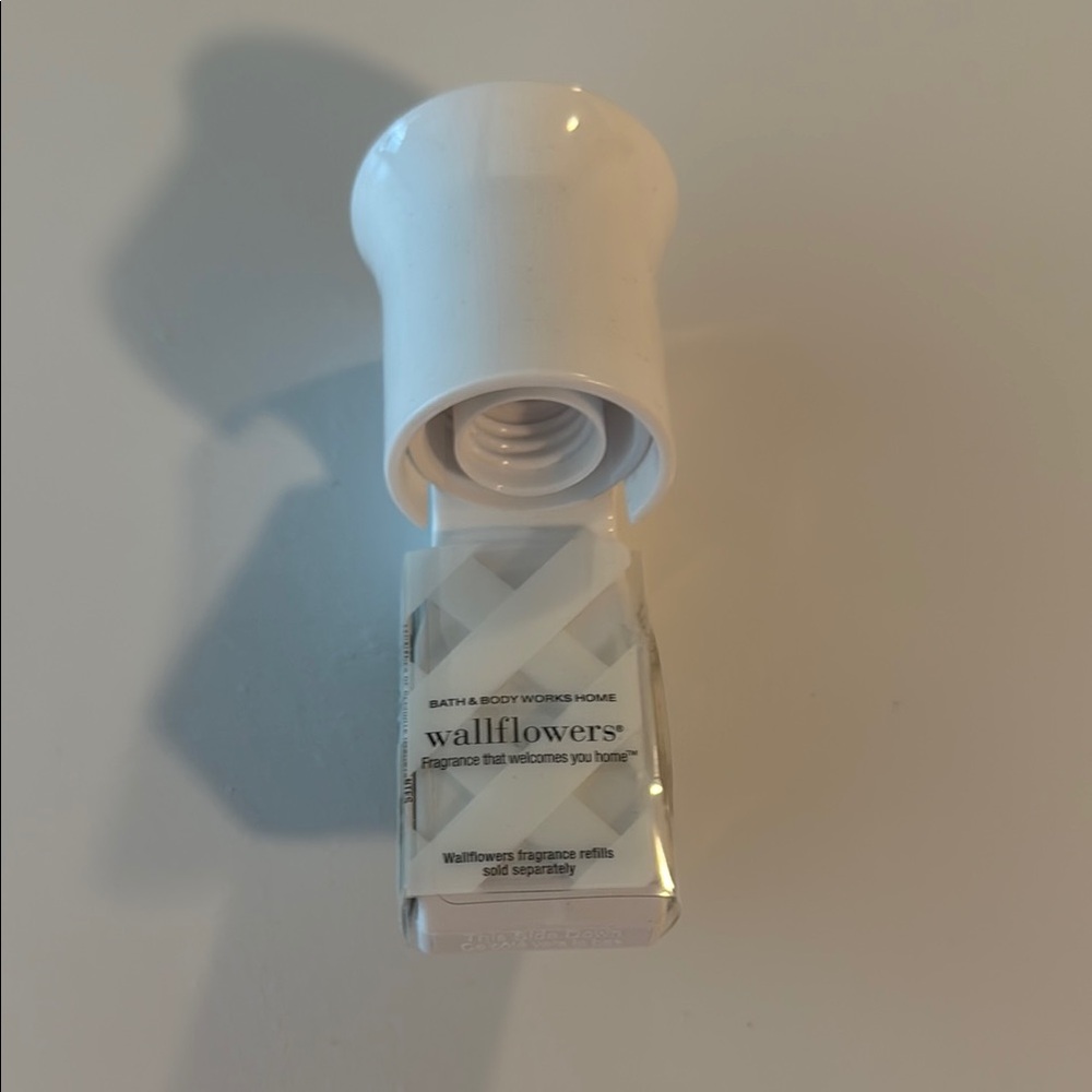 Bath & Body Works White Wallflowers Fragrance Plug